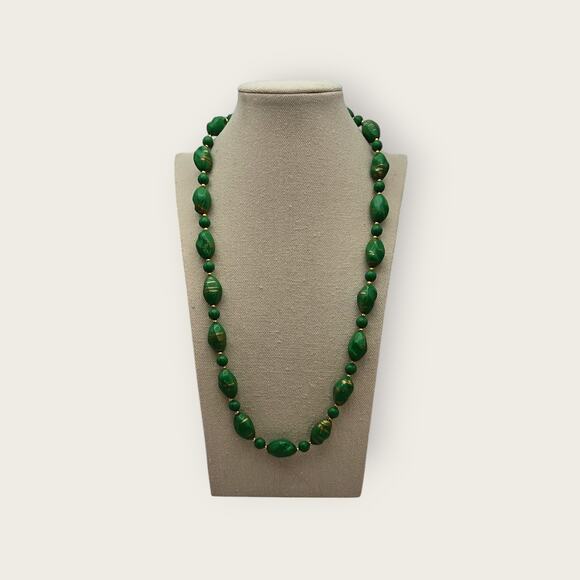 Green Marbled Beaded Necklace – Faux Malachite Vintage Jewerlry - Picture 7 of 7